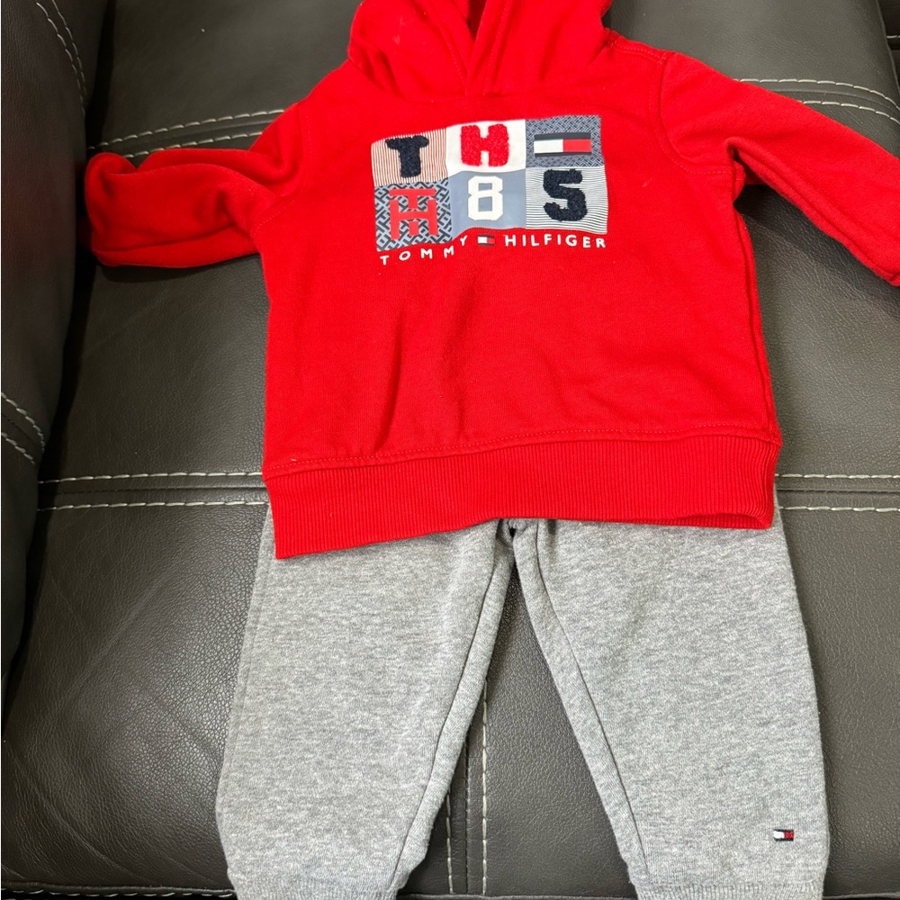 Tommy Hillfiger 2 piece set Size 12 Months